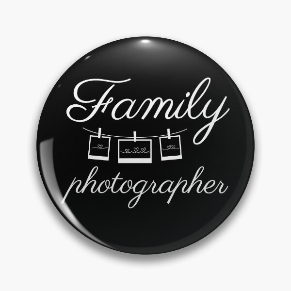 Artikelvorschau, Familienfotograf, lustiges Geschenk für Mama entworfen und verkauft von MomLifeDesign.
