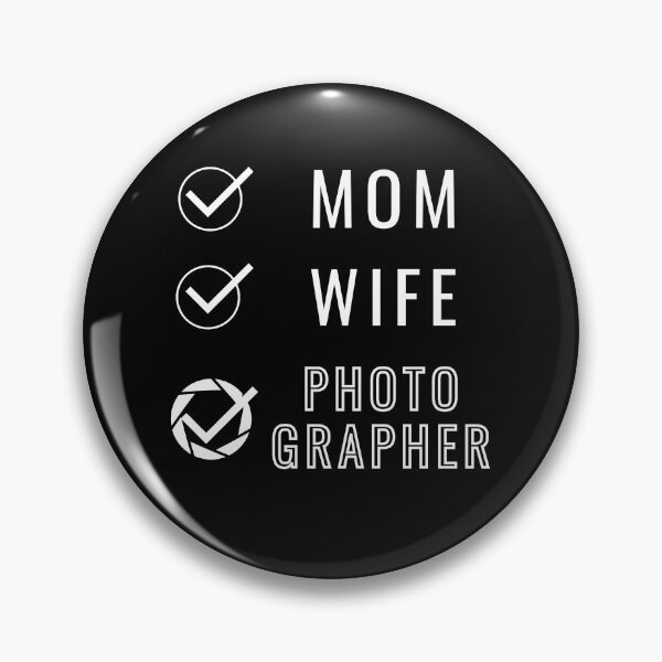 Artikelvorschau, Mutter-Frau-Fotografin, lustiges Geschenk für Mutter entworfen und verkauft von MomLifeDesign.