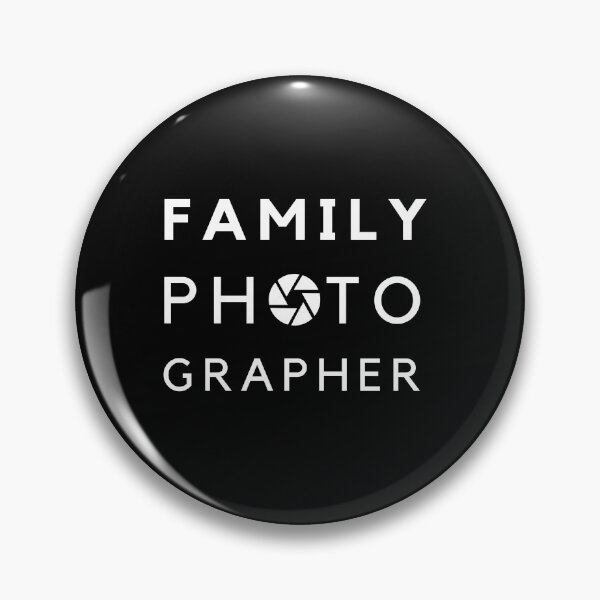 Artikelvorschau, Familienfotograf, lustiges Geschenk für Mama entworfen und verkauft von MomLifeDesign.