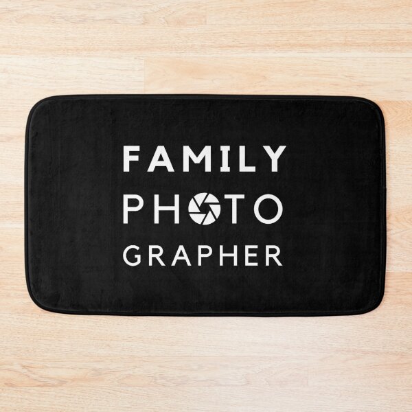 Artikelvorschau, Familienfotograf, lustiges Geschenk für Mama entworfen und verkauft von MomLifeDesign.