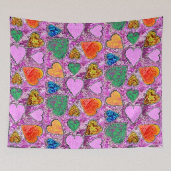 Aperçu de l'œuvre Vitraux et bijoux coeurs violets, verts, orange, dorés et bleus créée et vendue par Victoria Rose.