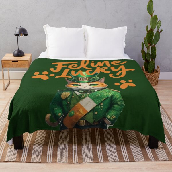 Artikelvorschau, Katzenglück | Purrfekt festlich: Entzückende Katze gekleidet für den St. Paddy's Day entworfen und verkauft von Feline Rockstars.