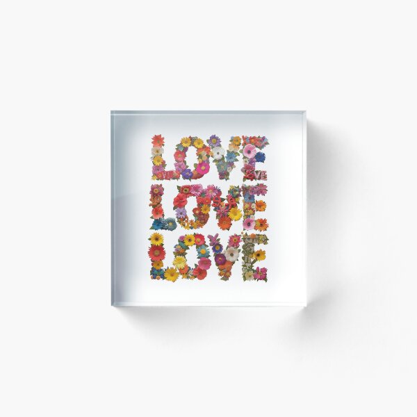 Aperçu de l'œuvre LOVE LOVE LOVE comme texte floral créée et vendue par INK Chic Designs.