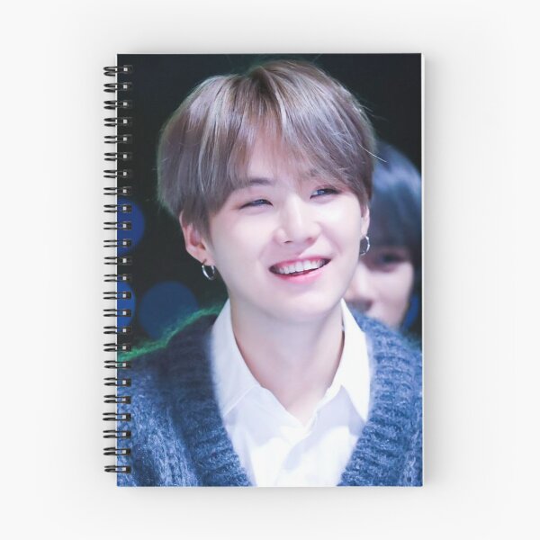 Artikelvorschau, Bts Suga süßes Poster entworfen und verkauft von Purple Ocean.