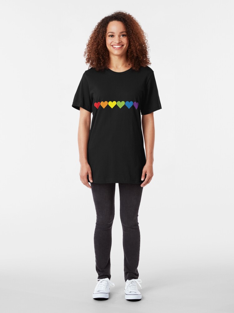 Vista alternativa de Camiseta ajustada Corazones de orgullo