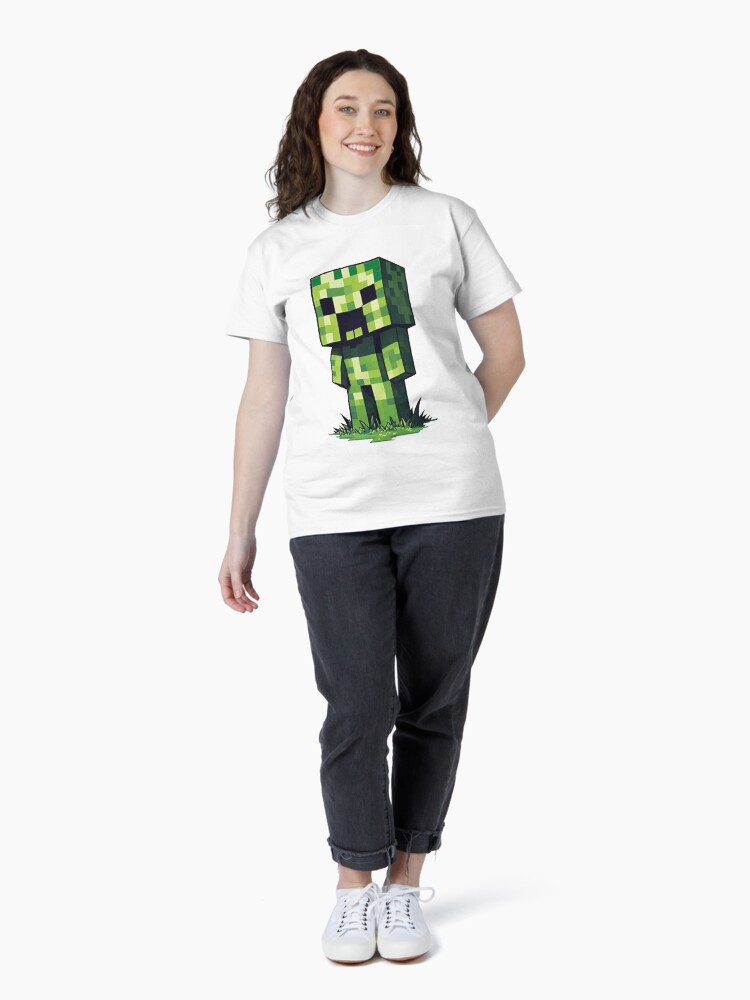 Imagen 4 de 7, Camiseta clásica con la obra Adorable enredadera de Minecraft, diseñada y vendida por LyssasMindArt.