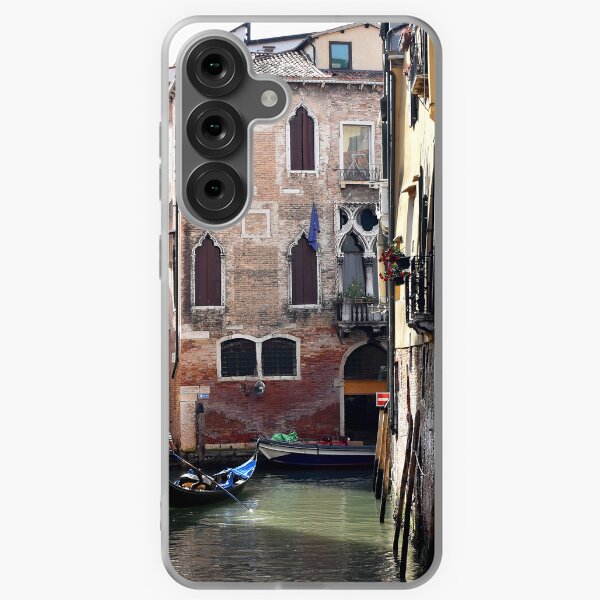Gondolier in the secret canals of Venice, Italy Samsung Galaxy Soft Case