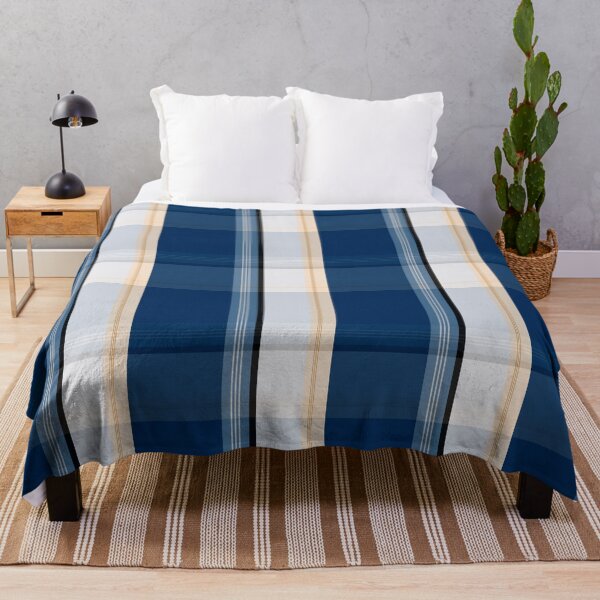 Aperçu de l'œuvre Un plaid bleu classique dans des teintes profondes avec des accents plus clairs. Traditionnel et intemporel créée et vendue par lcsmithdesigns.