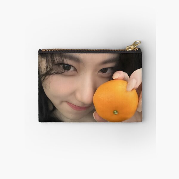 Artikelvorschau, ITZY Chaeryeong entworfen und verkauft von Valereekmerch.