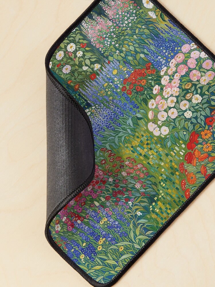 Aperçu 2 sur 5. Tapis de souris avec l'œuvre Jardin de fleurs Gustav Klimt créée et vendue par maniacfitness.