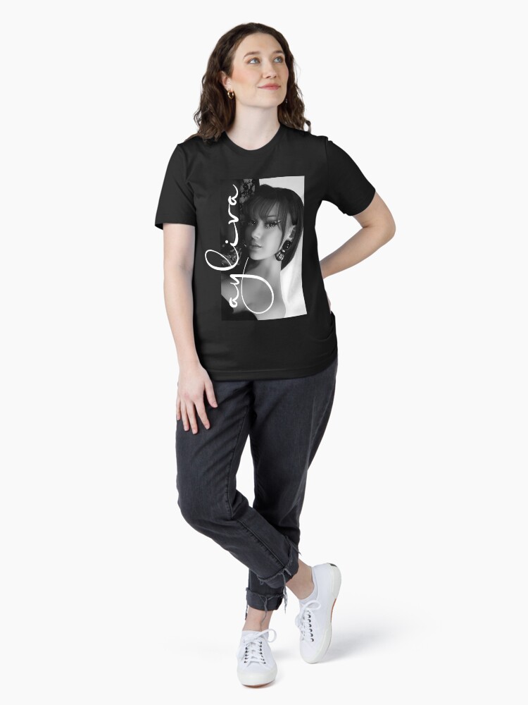 Thumbnail 4 von 7, Essential T-Shirt, Ayliva designt und verkauft von Julianneosacco.