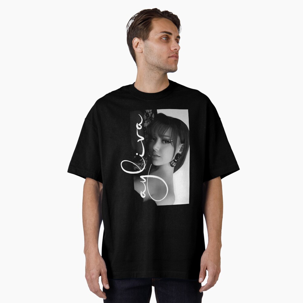 Artikel-Vorschau von Oversized T-Shirt, designt und verkauft von Julianneosacco.