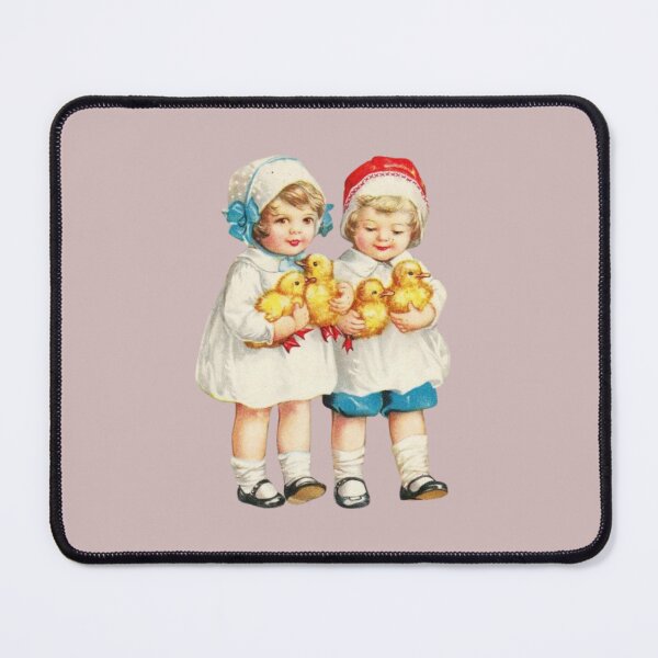 Artikelvorschau, Vintage-Osterpostkarte, Kleine mit Entenküken, Babykleidung, Osterdekoration für Zuhause entworfen und verkauft von coloursforkids.