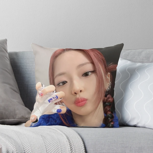 BABYMONSTER ローラ　クッション ur,throw_pillow_couch_small,