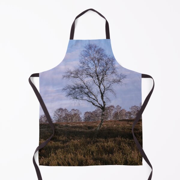 Artikelvorschau, Blattloser Baum in der Lünburger Heide entworfen und verkauft von Designsbygroovy.