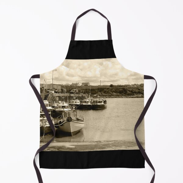 Artikelvorschau, Malin Pier Boats Donegal Tint entworfen und verkauft von eddiebarronshop.