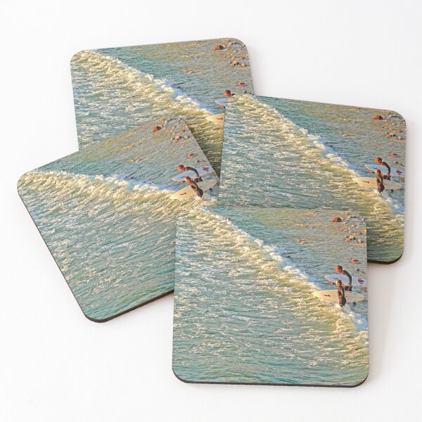 Item preview, arriving to surf the end of the day designed and sold by Tereza Pilar  Art.