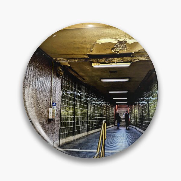 Artikelvorschau, Ein Tunnel in Boston entworfen und verkauft von Cullen Curnow.