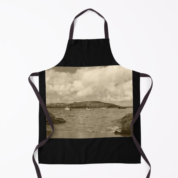 Artikelvorschau, Portnablagh Beach Boats Donegal Tint entworfen und verkauft von eddiebarronshop.