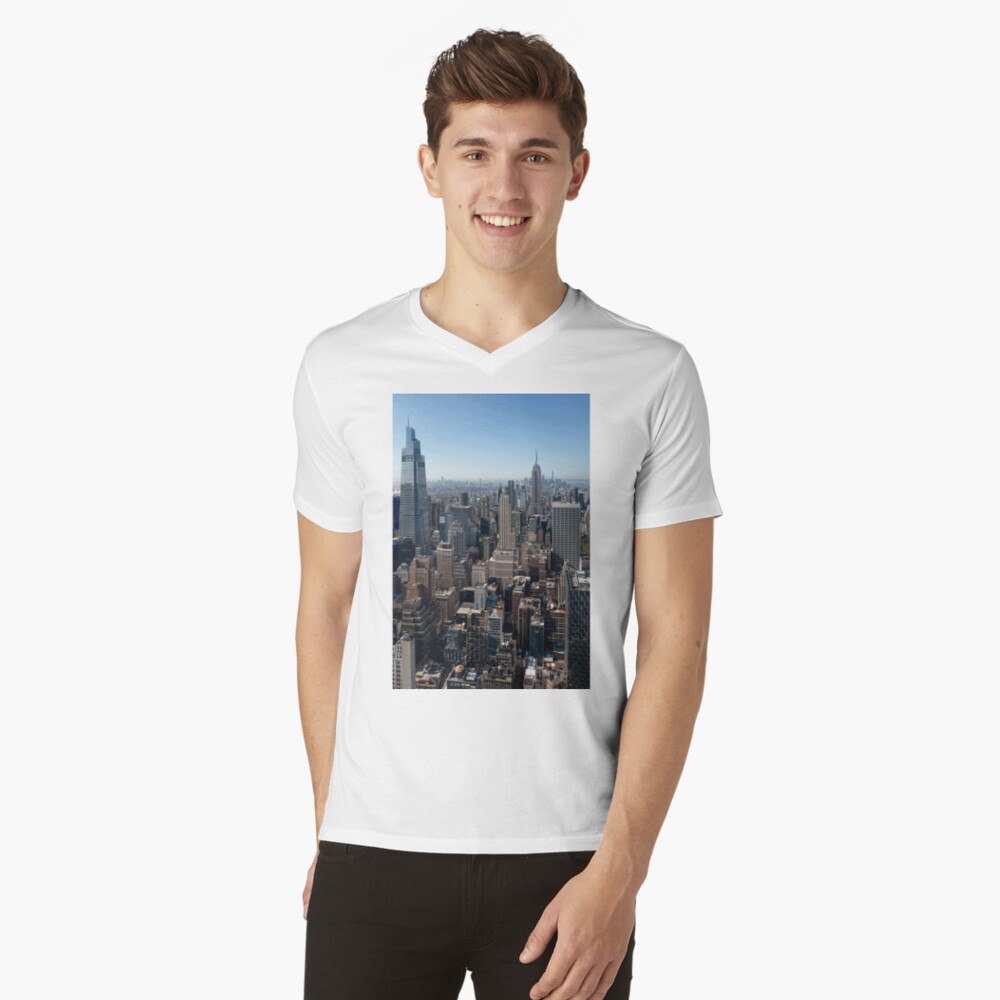 Artikel-Vorschau von T-Shirt mit V-Ausschnitt, designt und verkauft von Portalius.