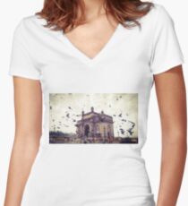 Gateway of India Women's Fitted V-Neck T-Shirt