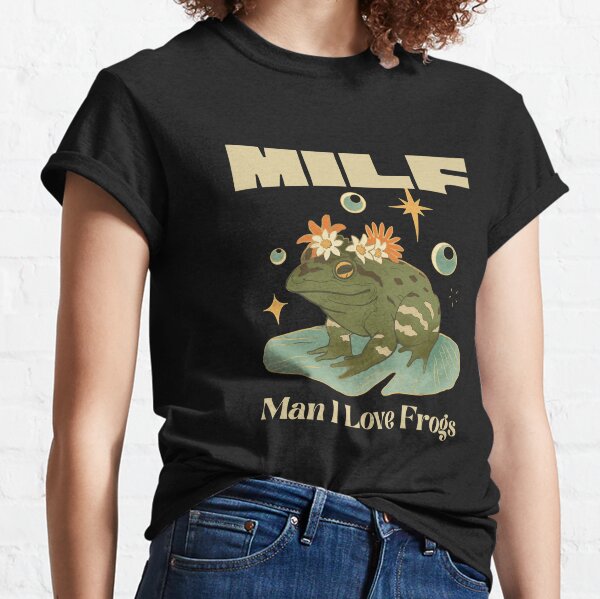 Hiking Frog T-Shirt Frog Traveling While Hiking Camping And
