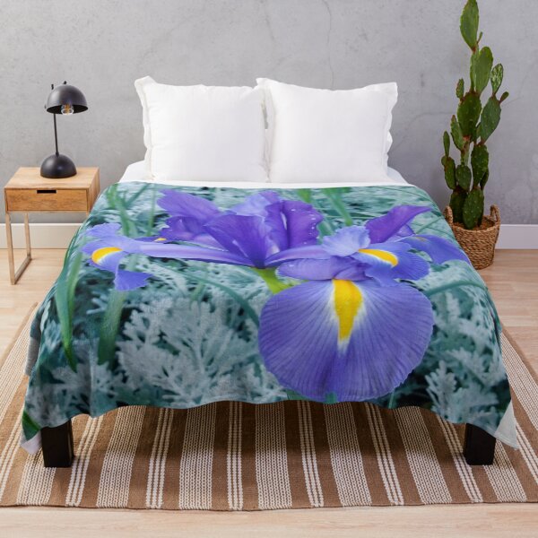Aperçu de l'œuvre Iris violet créée et vendue par Designsbygroovy.