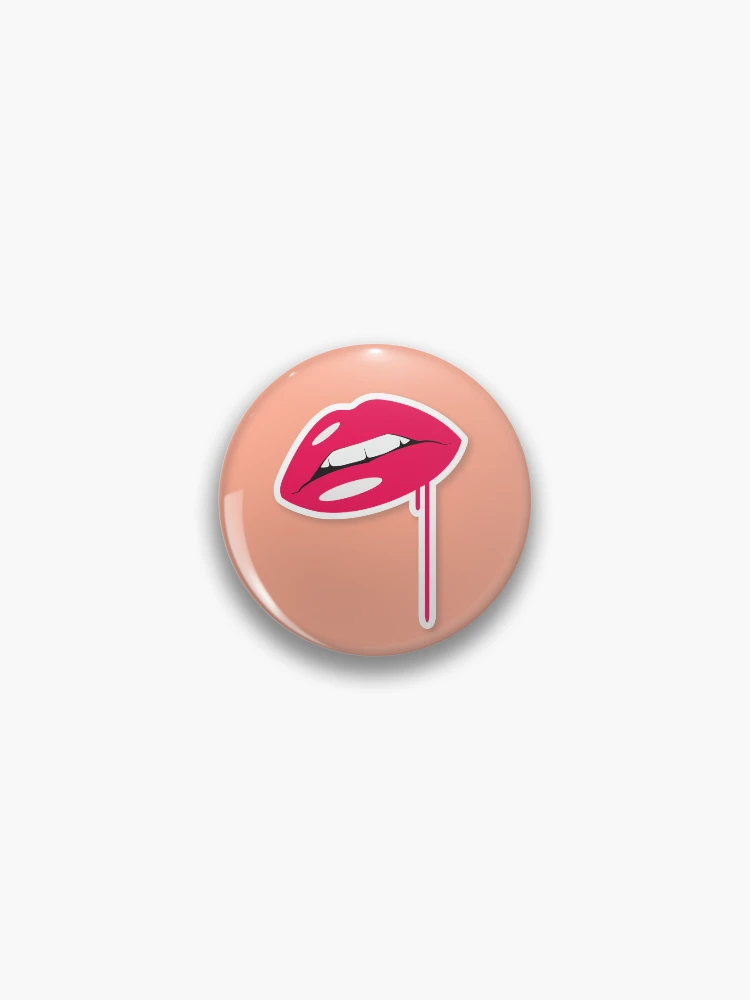 Aperçu 1 sur 3. Badge avec l'œuvre Lèvres Rouges Pop Art créée et vendue par Alphaproject.