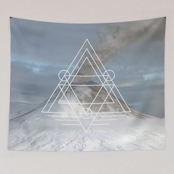 Artikelvorschau, Geometrischer Vulkan entworfen und verkauft von ThisOnAShirt.