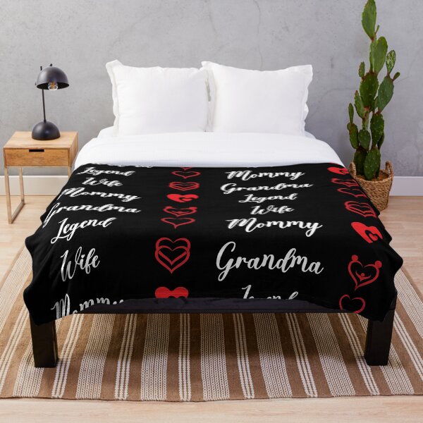 Aperçu de l'œuvre Mom Life Legand à grand-mère avec des coeurs créée et vendue par sahbender.