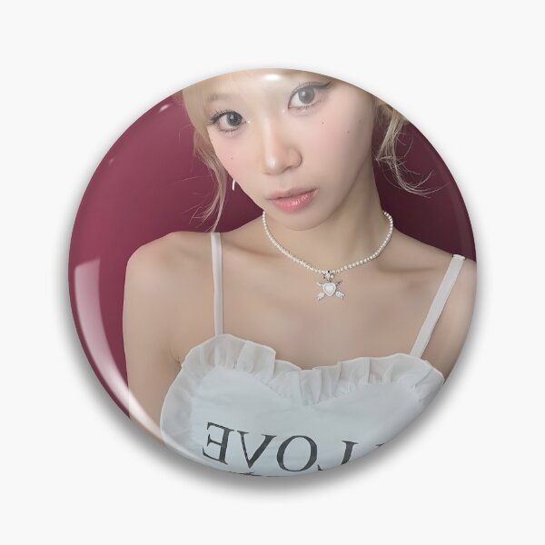 Artikelvorschau, Le Sserafim Chaewon Easy Kim Chaewon entworfen und verkauft von Valereekmerch.