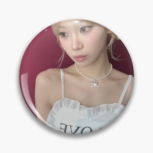 Artikelvorschau, Le Sserafim Chaewon Easy Kim Chaewon entworfen und verkauft von Valereekmerch.