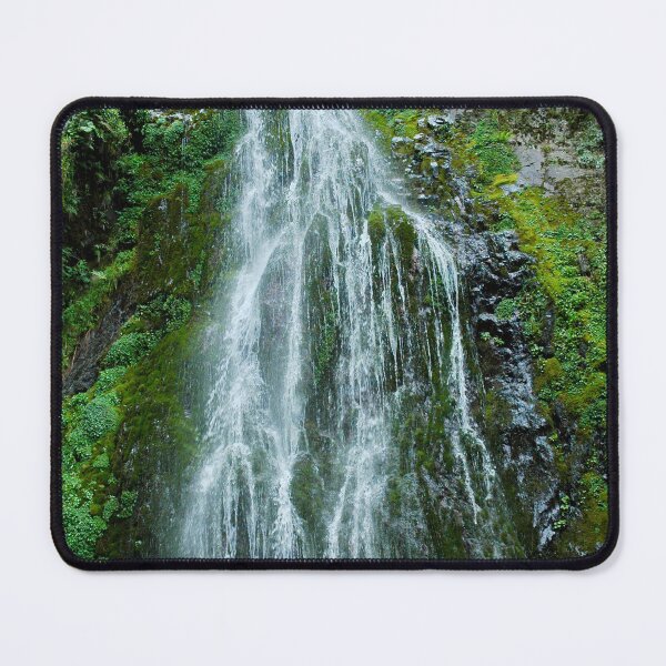 Artikelvorschau, Wasserfall auf grünem Moos - Natur entworfen und verkauft von joejiing.