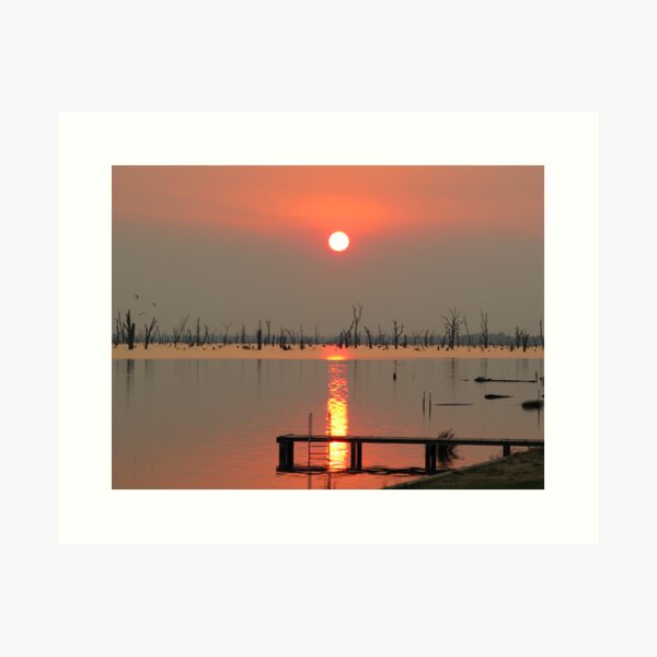 Aperçu de l'œuvre Sunrise Mirrored in Lake Mulwala créée et vendue par David Hunt.