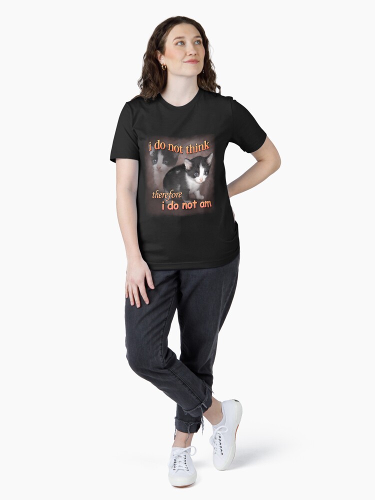 Imagen 4 de 7, Camiseta esencial con la obra No pienso, luego no existo - Retrato de gato meme, diseñada y vendida por Henriath.