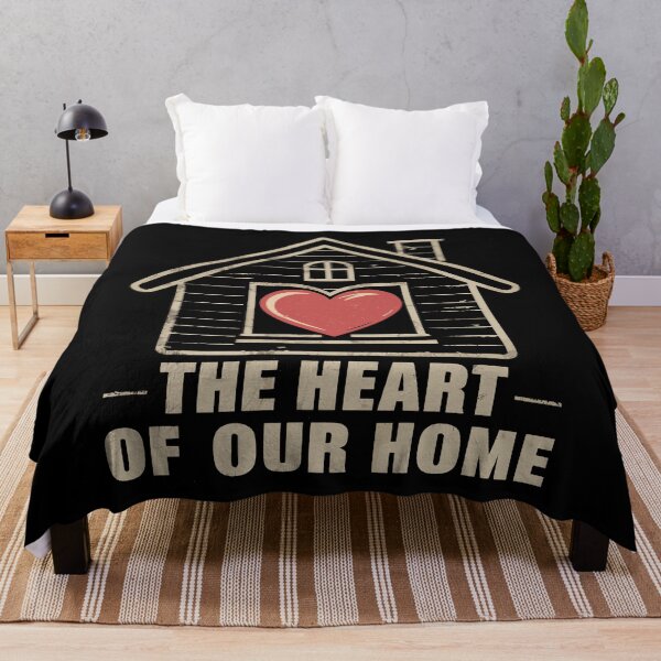Artikelvorschau, Muttertagsgeschenk Das Herz unseres Hauses Mama Geschenk entworfen und verkauft von Quirky Shirts.