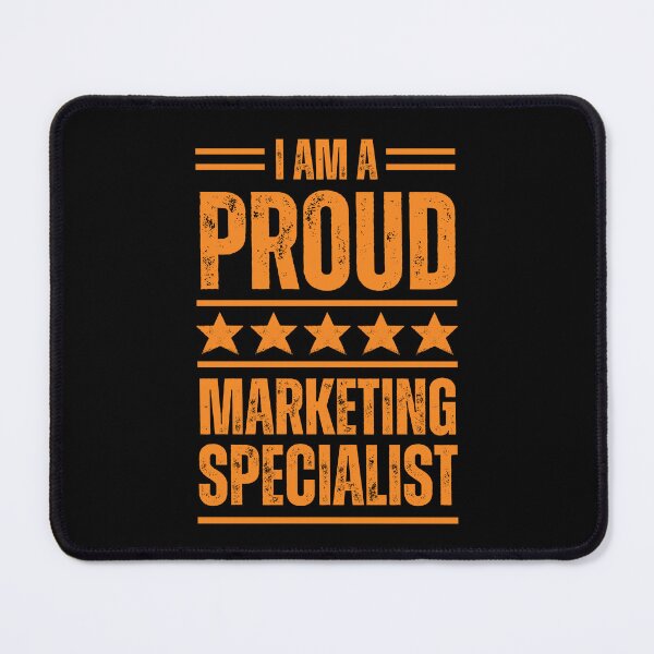 Vista previa del artículo con la obra «Soy un especialista en marketing muy orgulloso.», diseñado y vendido por rootartino.