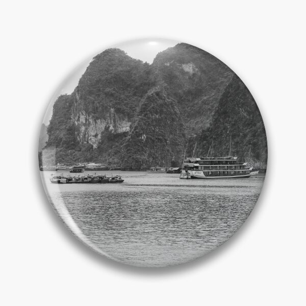 Artikelvorschau, Monochrome Eleganz in der Halong-Bucht entworfen und verkauft von Kasia Design.