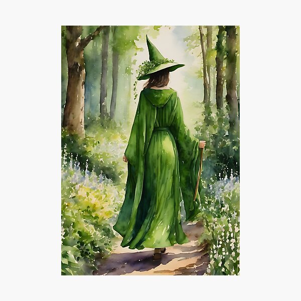 Aperçu de l'œuvre Ivy Green Witch dans une forêt printanière créée et vendue par Lyra The Lavender Witch.