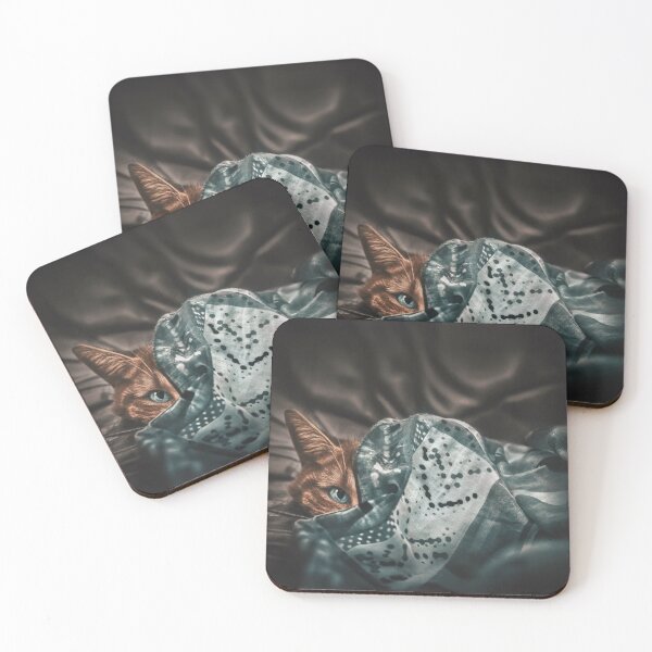 Item preview, I see you designed and sold by Elianne Turennout.