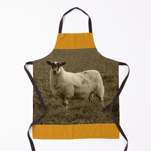 Artikelvorschau, Schafe auf einem Feld Donegal Tint entworfen und verkauft von eddiebarronshop.
