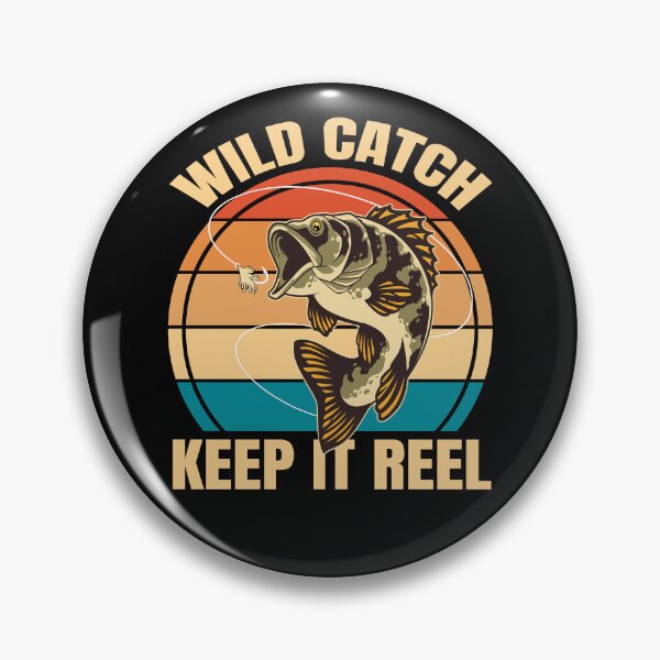 Artikelvorschau, Wild Catch Keep It Reel Lustiger Angelliebhaber Wortspiel Angler Humor Glücksangeln entworfen und verkauft von Bad Kitty Designz.