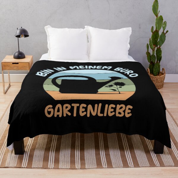 Artikelvorschau, lustige Sprüche Gärtner Gartenliebe reto Farben Gießkanne entworfen und verkauft von AndreMi.