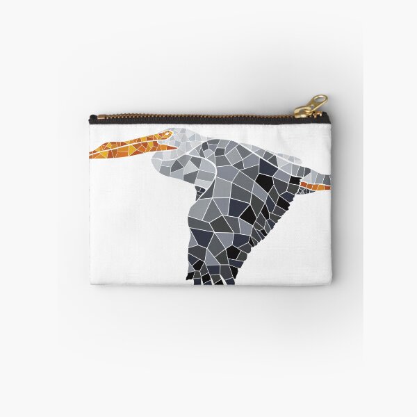 Aperçu de l'œuvre Pélican brisé en vol créée et vendue par DHTDesigns.