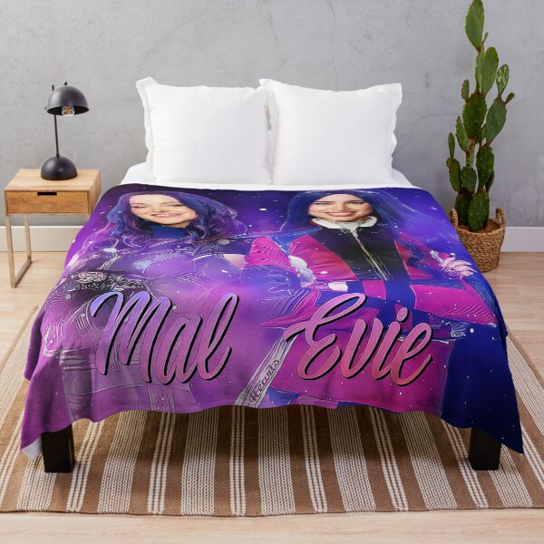 Mal and Evie - Descendants 3 Throw Blanket