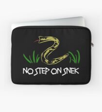 No Step On Snek Laptop Sleeve