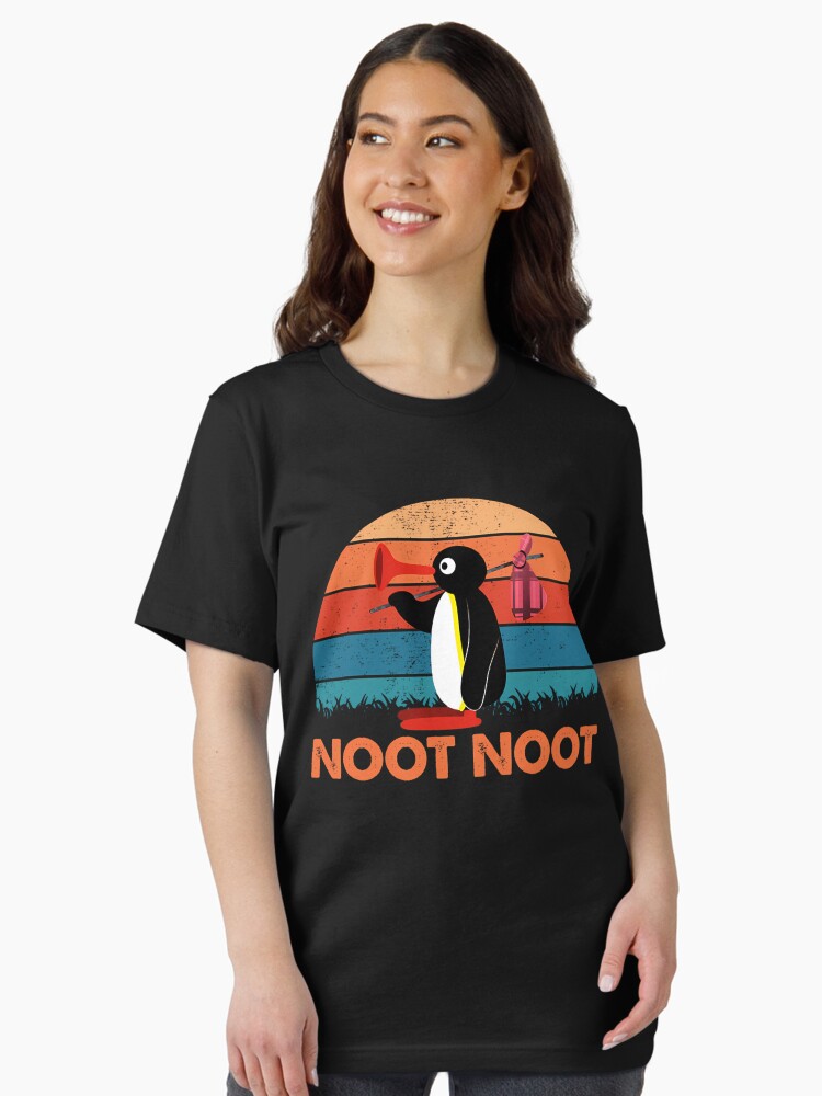 Imagen 1 de 7, Camiseta esencial con la obra Noot Noot Pingu - Retro Vintage Animal Lindo, diseñada y vendida por Vincentertzmann.
