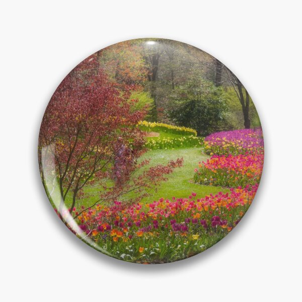 Artikelvorschau, Blumenbeet mit Tulpen entworfen und verkauft von Alla Gill.