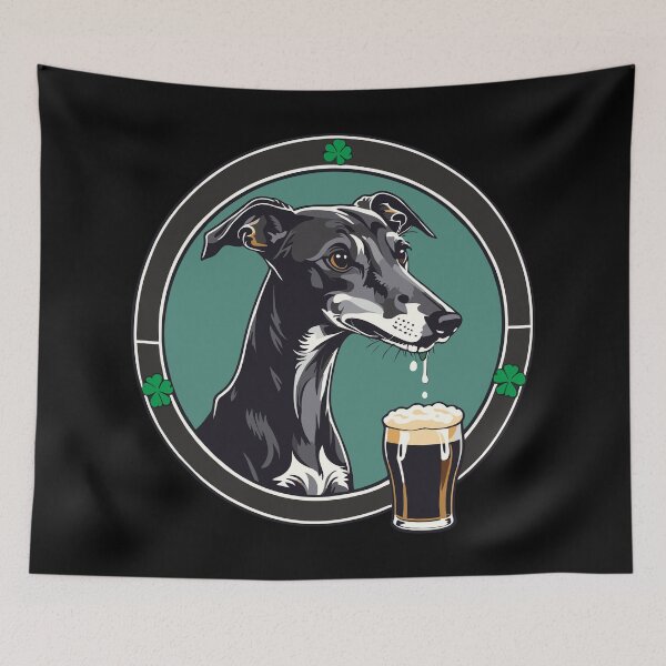 Artikelvorschau, Irischer Windhund, der ein Irish Stout trinkt entworfen und verkauft von Ameiva-Apparel.