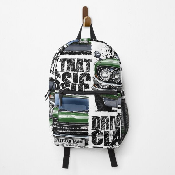 Artikelvorschau, Drive That Classic mit dem legendären Datsun P710 in Dunkelgrün. (heller Hintergrund) entworfen und verkauft von Petrolhead T-Shirts and Art.